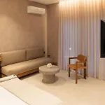 Ξενοδοχείο με διαμερίσματα Beau Rivage Λόγγος